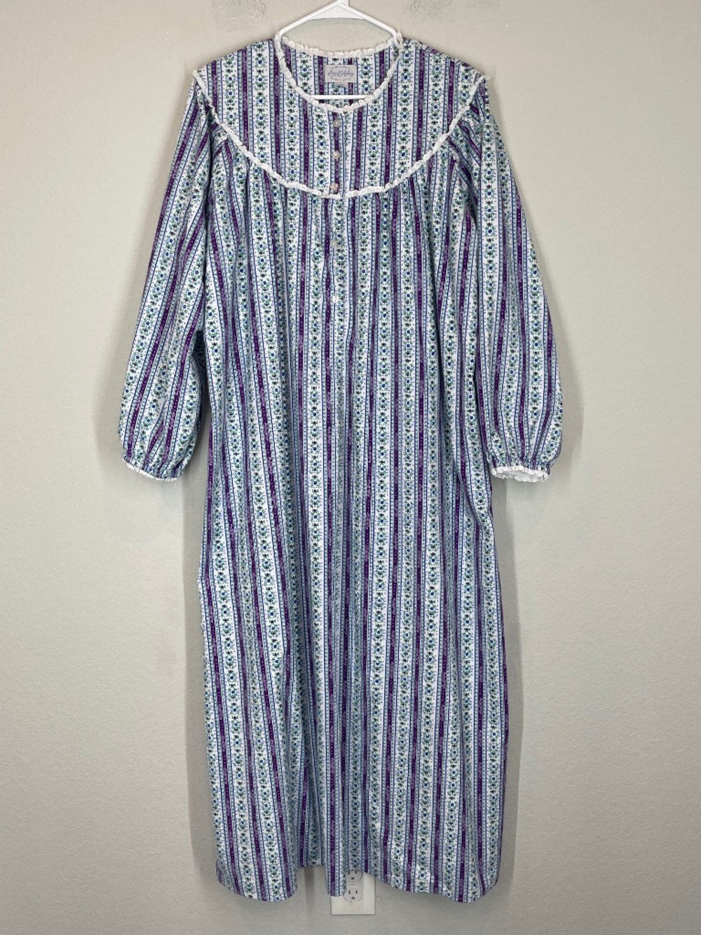 Lanz of Salzburg Tyrolean Flannel Nightgown Size L Floral